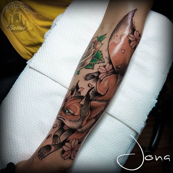 ArtCastleTattoo Tattoo ArtiestJona Fox on lower arm. Neo traditioneel Neo traditional