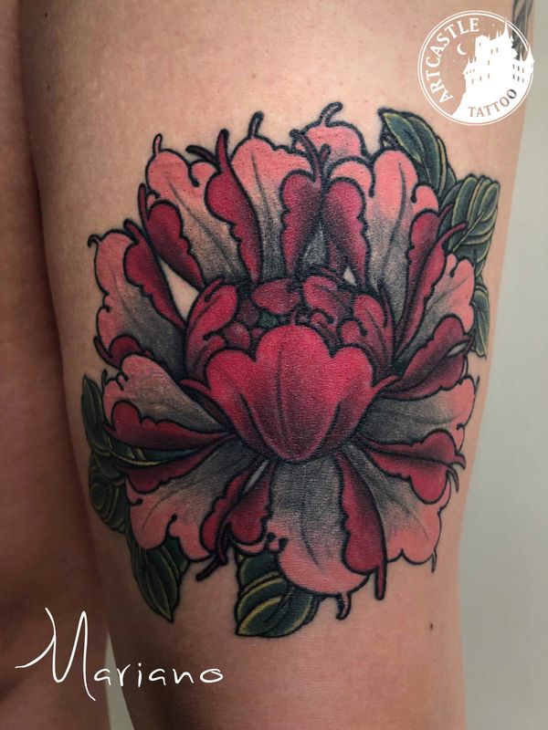 ArtCastleTattoo Tattoo ArtiestMariano Flower on leg