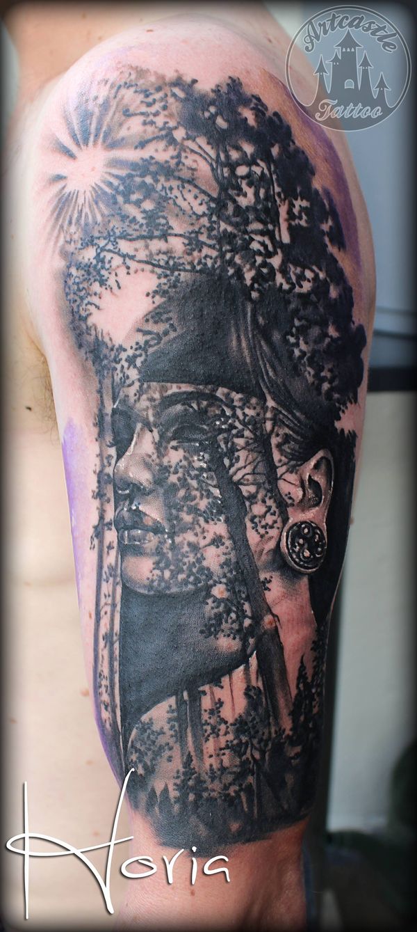 ArtCastleTattoo Tattoo ArtiestPrive Horia Realistic womans portrait tattoo sunshine through trees black n grey upper arm Portrait