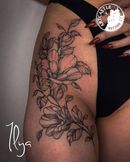 ArtCastleTattoo Tattoo ArtiestPrive Ilya Flowers on hip Blackwork