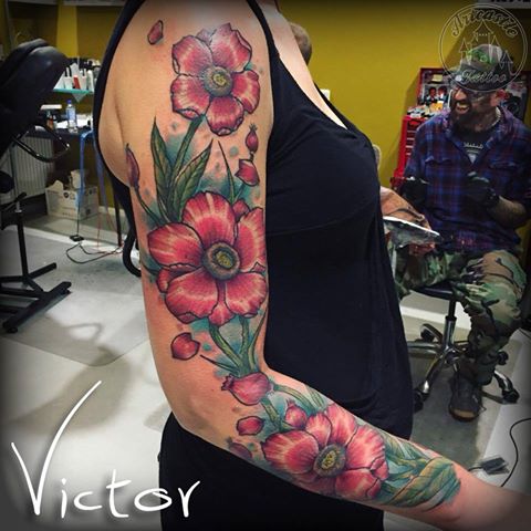 ArtCastleTattoo Tattoo ArtiestVictor Flower tattoo sleeve in full color arm Kleur Color